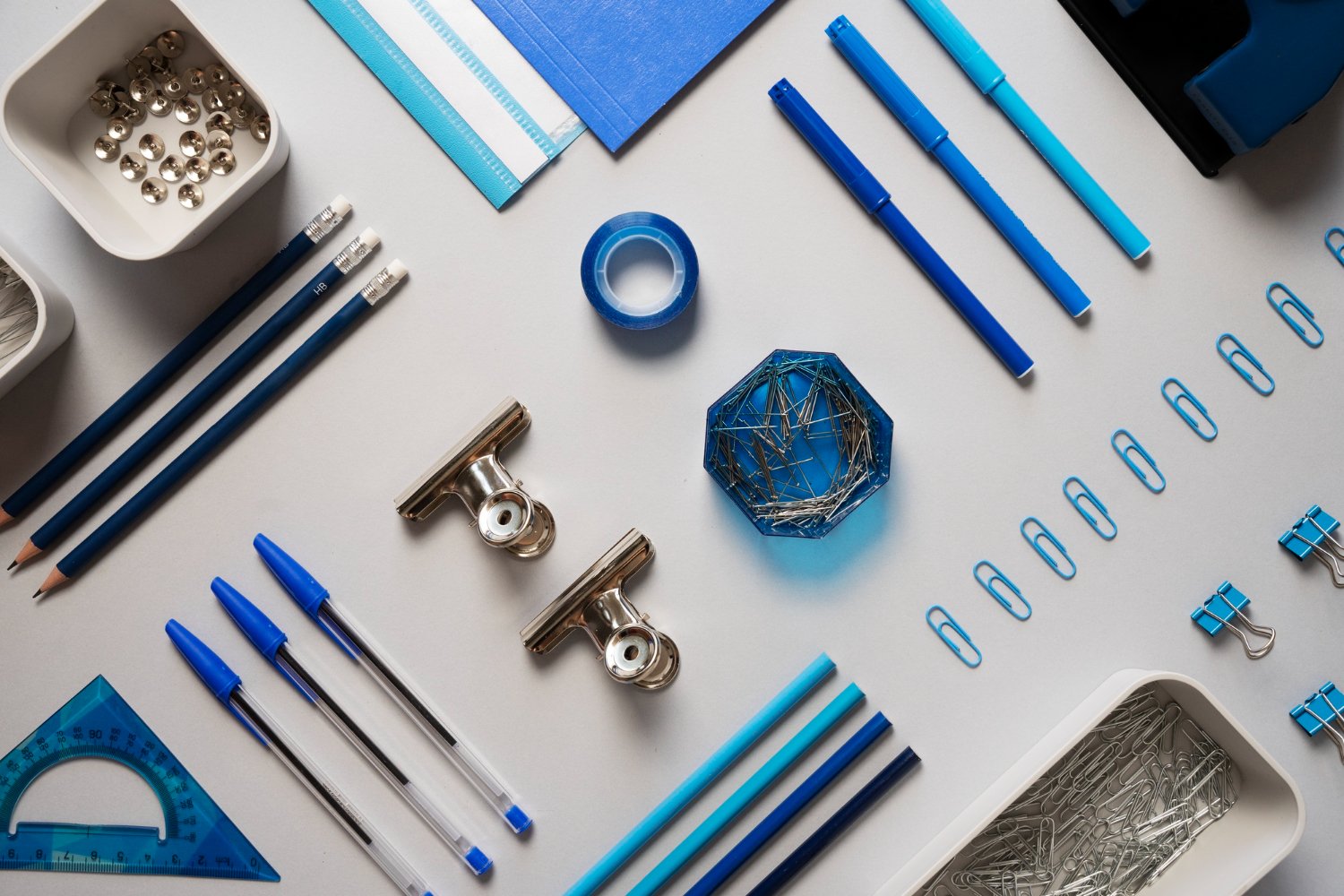 الهدايا التذكارية والمواد الترويجية